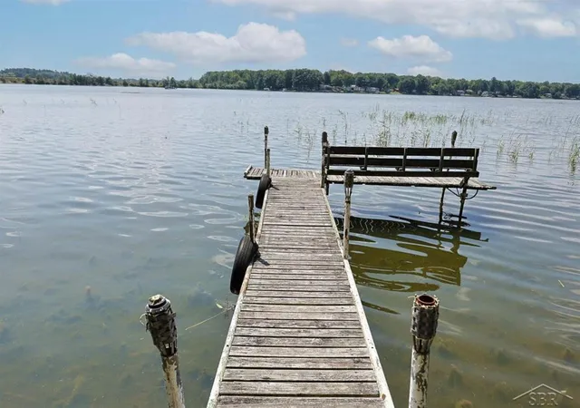 4th image of 2669 N Lakeview Dr, Sanford, MI 48657 | MLS# 61050217295
