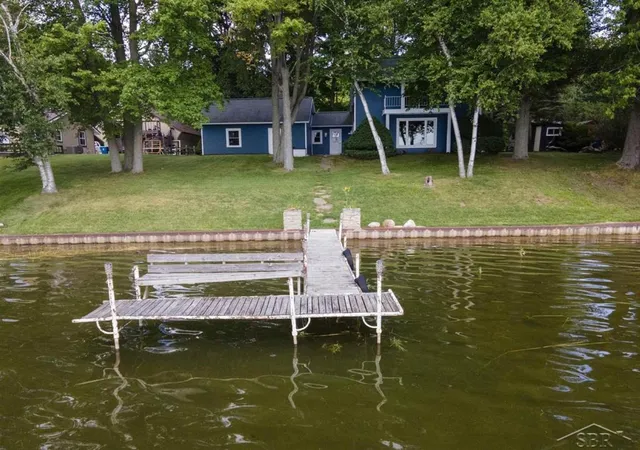 5th image of 2669 N Lakeview Dr, Sanford, MI 48657 | MLS# 61050217295