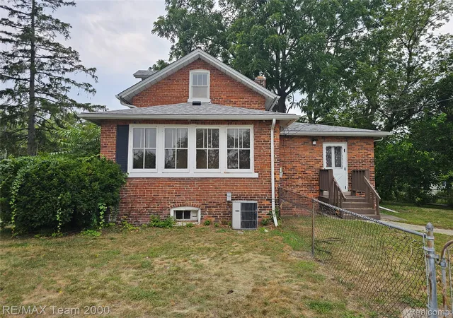 Photo 3 of Single family home for sale at 24416 Hass St, Dearborn Heights, MI 48127 | MLS# 20261061077 | Listing updated on 2026-08-18