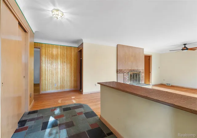 3rd image of 25136 Acacia St, Southfield, MI 48033 | MLS# 20261061078