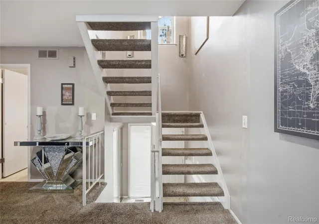 Photo 4 of Condo for sale at 20350 Weybridge St, Clinton Township, MI 48036 | MLS# 20261061084 | Listing updated on 2026-08-31