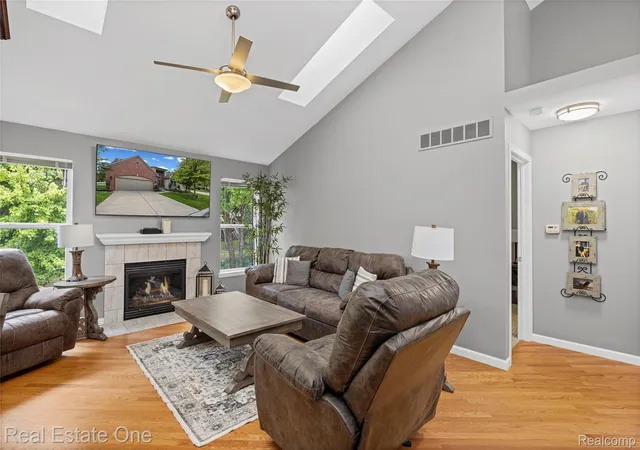 Photo 4 of Condo for sale at 1202 Wind Chime Dr #16, Waterford, MI 48327 | MLS# 20261061087 | Listing updated on 2026-08-12