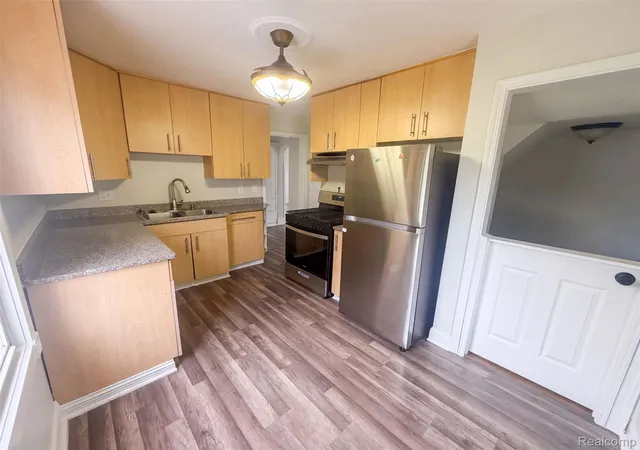 Photo 2 of Single family home for sale at 17590 Eastland St, Roseville, MI 48066 | MLS# 20261061089 | Listing updated on 2026-09-17