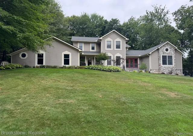 Photo 1 of Single family home for sale at 368 Bonnie Cir, Howell, MI 48843 | MLS# 20261061091 | Listing updated on 2026-08-29