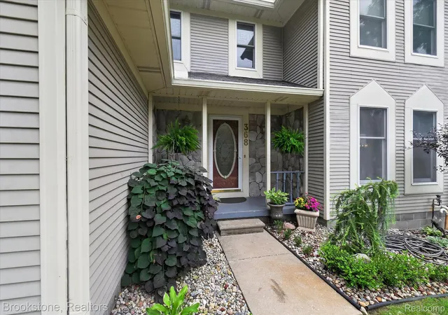Photo 3 of Single family home for sale at 368 Bonnie Cir, Howell, MI 48843 | MLS# 20261061091 | Listing updated on 2026-08-29