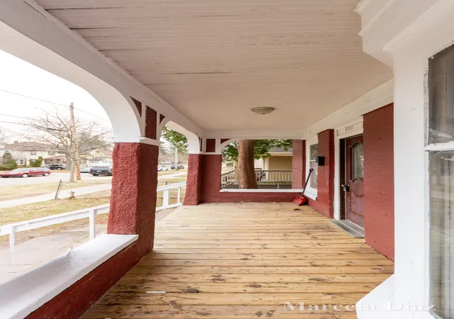 Photo 3 of Single family home for sale at 900 Watkins St SE, Grand Rapids, MI 49507 | MLS# 65026040428 | Listing updated on 2026-10-07