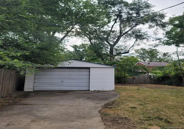 Photo 3 of Single family home for sale at 20024 Hartwell St, Detroit, MI 48235 | MLS# 20261061099 | Listing updated on 2026-09-16