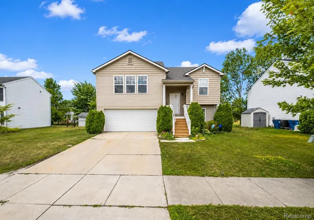 2nd image of 3067 Elk Creek Dr, Swartz Creek, MI 48473 | MLS# 20261061104