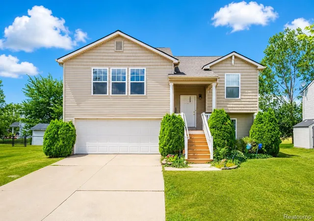 4th image of 3067 Elk Creek Dr, Swartz Creek, MI 48473 | MLS# 20261061104