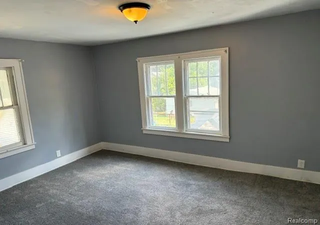 15th image of 917 E 8th St, Flint, MI 48503 | MLS# 20261061106