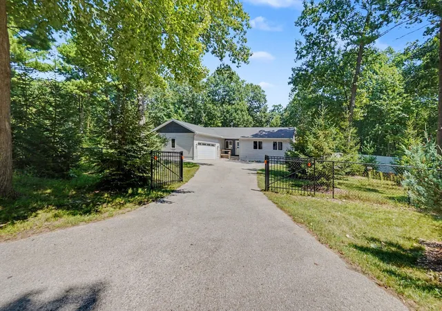 2nd image of 8270 Sheridan St, Montague, MI 49437 | MLS# 72026040431