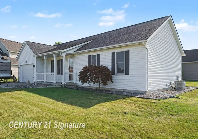 3rd image of 8202 Hawk Dr, Freeland, MI 48623 | MLS# 61050217312