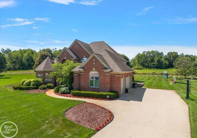 58th image of 69497 Meadowbrook Ln, Bruce Twp, MI 48065 | MLS# 58050217317