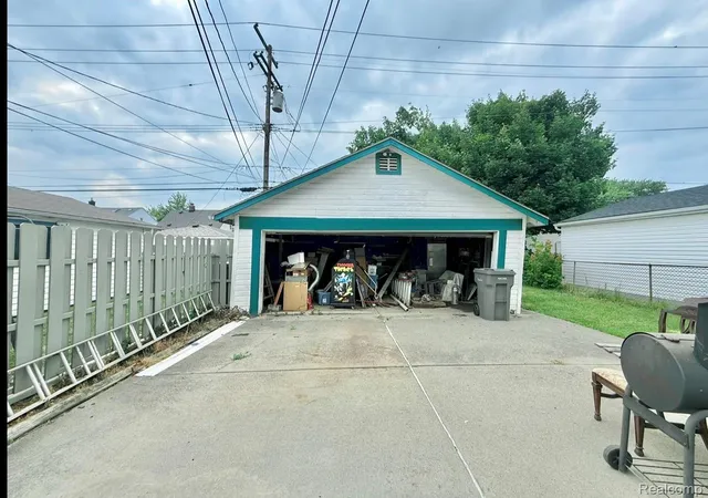 Photo 3 of Single family home for sale at 4553 Curtis St, Dearborn, MI 48126 | MLS# 20261061124 | Listing updated on 2026-08-04