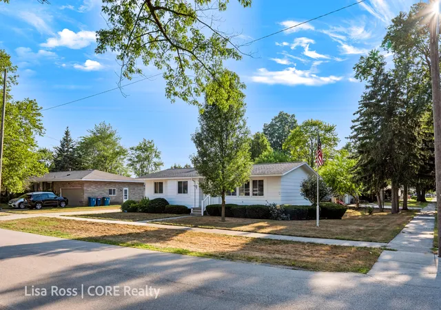 3rd image of 3155 Lindland Rd, Muskegon, MI 49441 | MLS# 71026040439