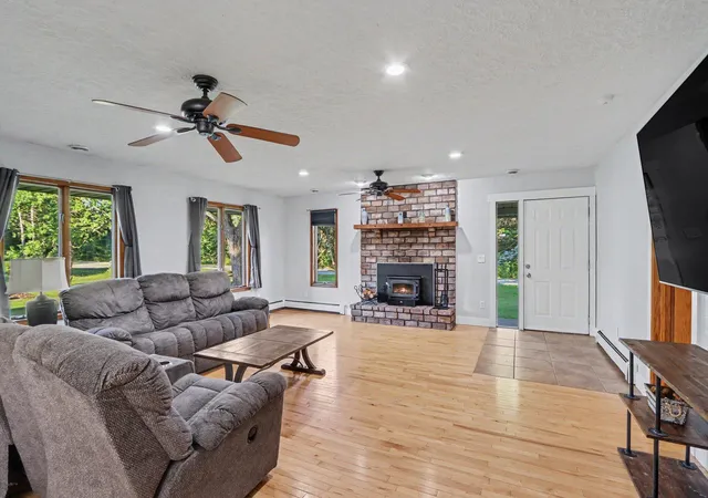 4th image of 9990 N 16Th St, Plainwell, MI 49080 | MLS# 66026040441