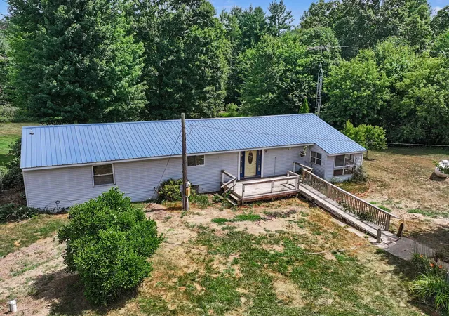 Photo 3 of Single family home for sale at 17290 Pierce Rd, Stanwood, MI 49346 | MLS# 72026040437 | Listing updated on 2026-08-18