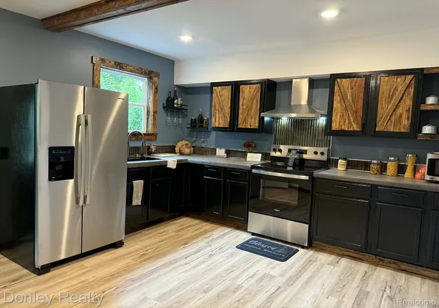 Photo 2 of Single family home for sale at 112 Alexander St, Caro, MI 48723 | MLS# 20261061156 | Listing updated on 2026-08-05