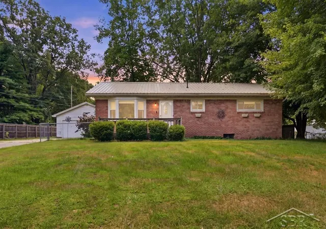 1st image of 1072 E Stewart Rd, Midland, MI 48640 | MLS# 61050217324