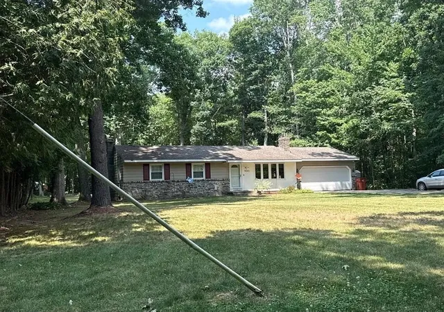 Photo 2 of Single family home for sale at 9045 Ne Algoma Ave, Rockford, MI 49341 | MLS# 60050217328 | Listing updated on 2026-09-05