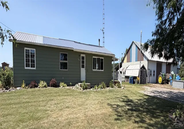 1st image of 7298 S Brennan Rd, Saint Charles, MI 48655 | MLS# 61050217330