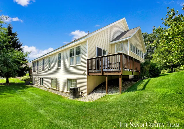2nd image of 17644 Dustin Dr #16, Spring Lake, MI 49456 | MLS# 71026040454