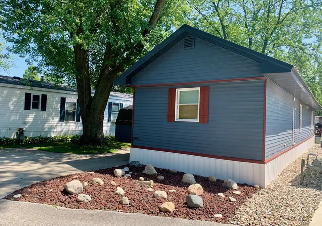 2nd image of 2860 N Tamarac Dr #214, Ludington, MI 49431 | MLS# 67026040461