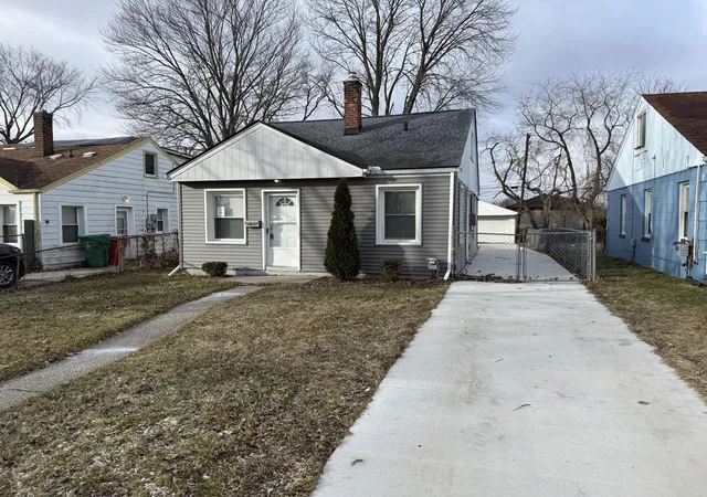 1st image of 22765 Rosalind Ave, Eastpointe, MI 48021 | MLS# 81026040462
