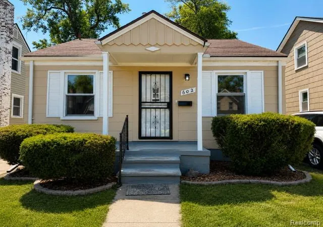 2nd image of 602 Spencer St, Ferndale, MI 48220 | MLS# 20261061215