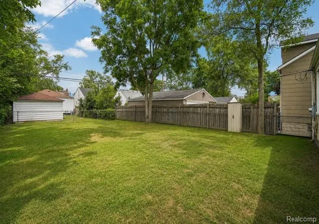 3rd image of 602 Spencer St, Ferndale, MI 48220 | MLS# 20261061215