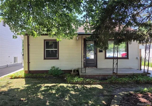 Photo 2 of Single family home for sale at 4930 Campbell St, Dearborn Heights, MI 48125 | MLS# 20261061225 | Listing updated on 2026-08-07