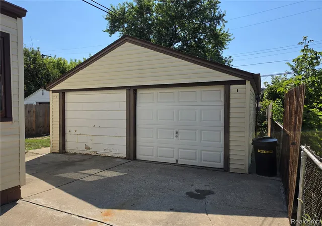 Photo 3 of Single family home for sale at 4930 Campbell St, Dearborn Heights, MI 48125 | MLS# 20261061225 | Listing updated on 2026-08-07