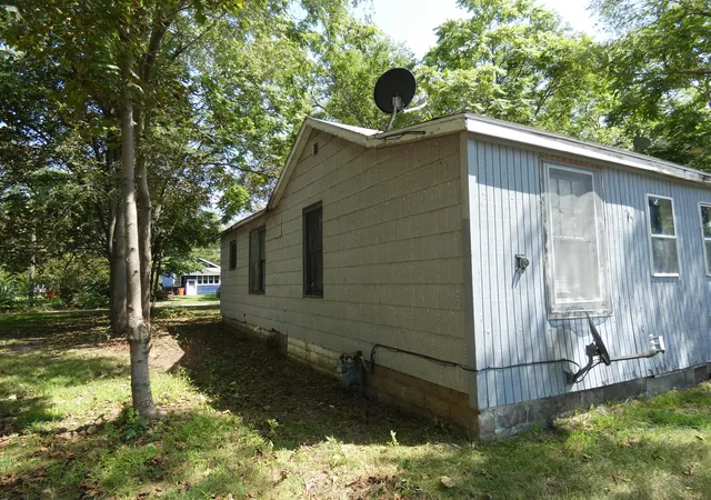 3rd image of 1065 Superior St, Benton Harbor, MI 49022 | MLS# 69026040466
