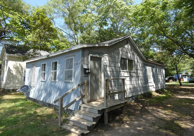 4th image of 1065 Superior St, Benton Harbor, MI 49022 | MLS# 69026040466