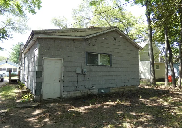 5th image of 1065 Superior St, Benton Harbor, MI 49022 | MLS# 69026040466