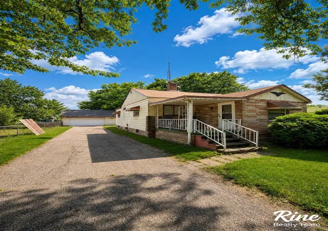 2nd image of 3204 E Hemphill Rd, Burton, MI 48529 | MLS# 61050217350