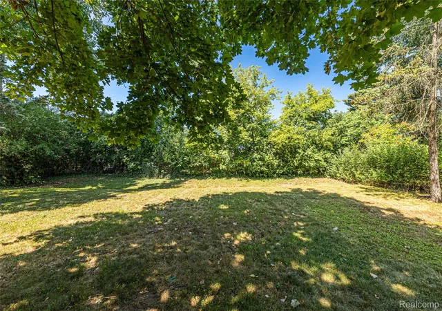 46th image of 15569 Penn Dr, Livonia, MI 48154 | MLS# 20261061235