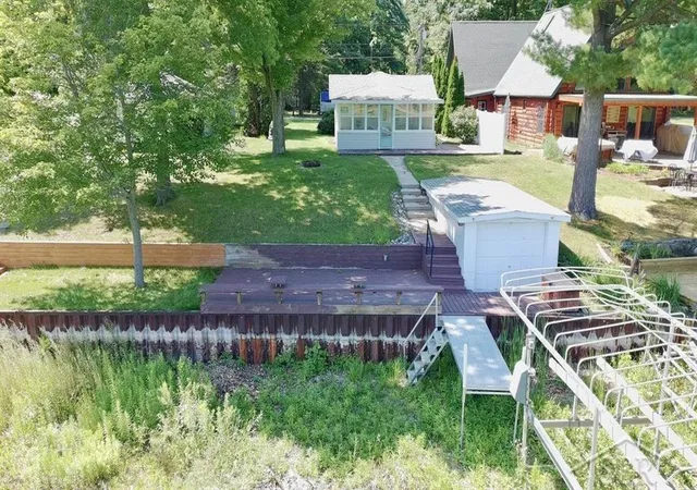 3rd image of 4751 Hill Dr, Beaverton, MI 48612 | MLS# 61050217351