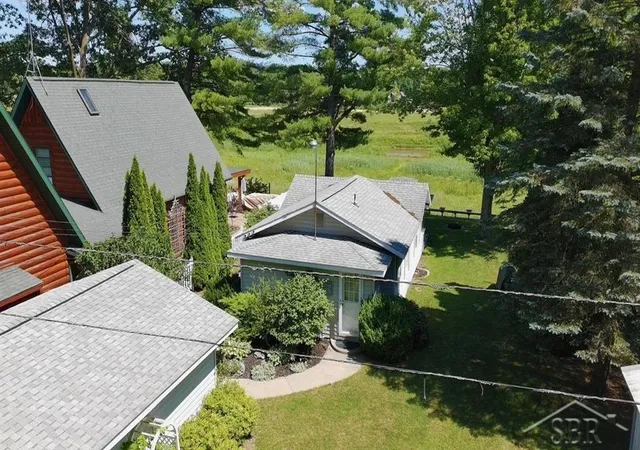 4th image of 4751 Hill Dr, Beaverton, MI 48612 | MLS# 61050217351