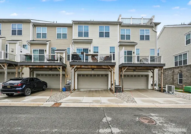 31st image of 2733 S Spurway Dr, Ann Arbor, MI 48105 | MLS# 81026040476