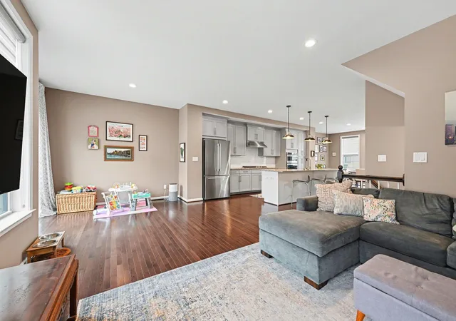 5th image of 2733 S Spurway Dr, Ann Arbor, MI 48105 | MLS# 81026040476