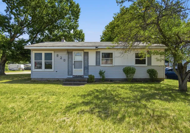 Photo 1 of Sale Pending at 820 Loudon St, Big Rapids, MI 49307 | MLS# 72026040477 | Listing updated on 2026-09-09