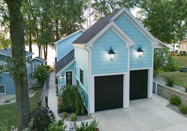 1st image of 1241 Lakeview Dr, Portage, MI 49002 | MLS# 66026040480
