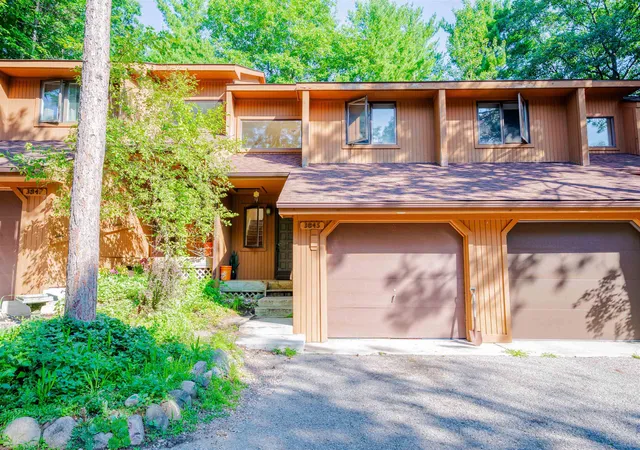 32nd image of 3845 Sherwood Forest Dr, Traverse City, MI 49686 | MLS# 78080071915
