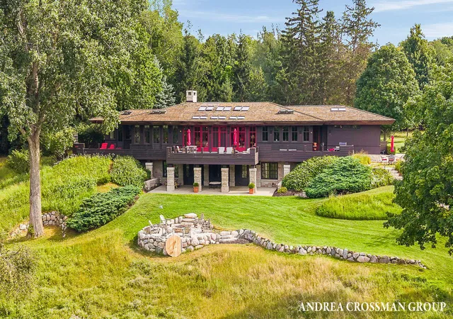 1st image of 2048 Lakeshore Dr, Fennville, MI 49408 | MLS# 71026040481
