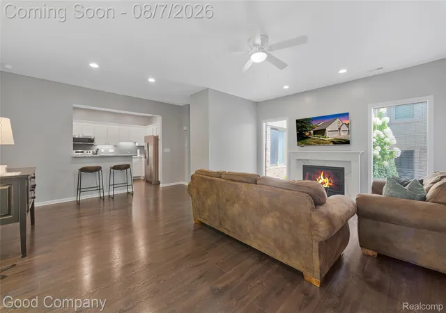 3rd image of 29367 Laurel Dr, Farmington Hills, MI 48331 | MLS# 20261061260