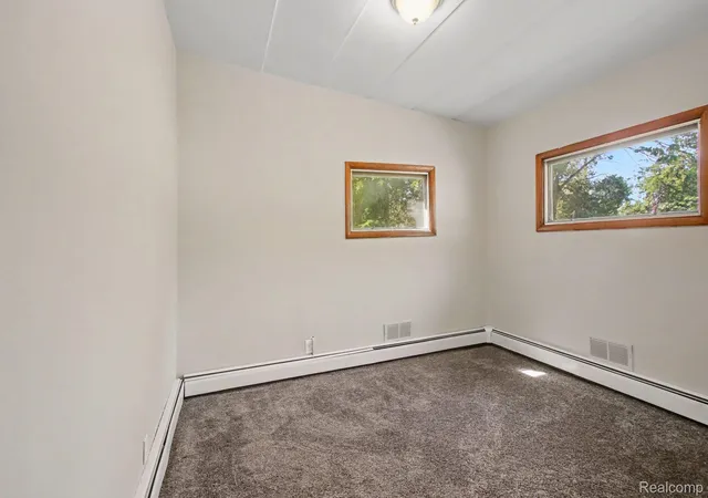 Photo 3 of Single family home for sale at 7800 W Sharpe Rd, Fowlerville, MI 48836 | MLS# 20261061266 | Listing updated on 2026-09-10