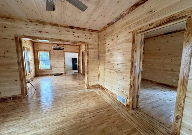 Photo 3 of Single family home for sale at 605 E Garfield St, Cadillac, MI 49601 | MLS# 78080071918 | Listing updated on 2026-09-23