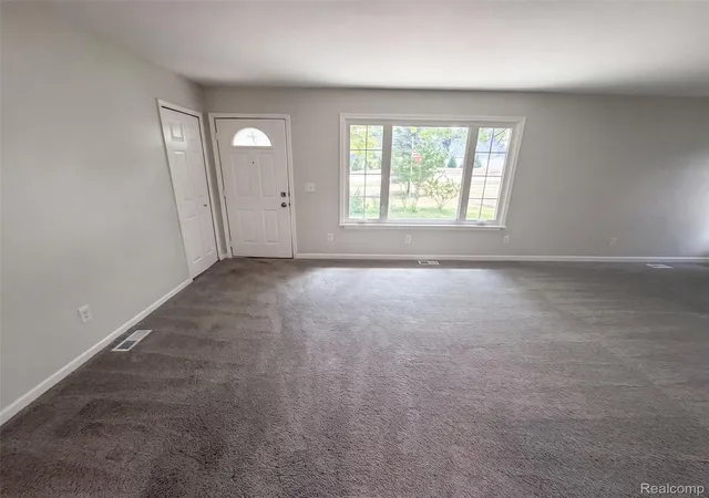 Photo 3 of Single family home for sale at 3211 24 Mile Rd, Shelby Township, MI 48316 | MLS# 20261061277 | Listing updated on 2026-08-20