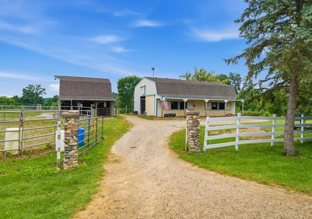 Photo 4 of Single family home for sale at 7310 Steinbach Rd, Manchester, MI 48158 | MLS# 81026040491 | Listing updated on 2026-09-10